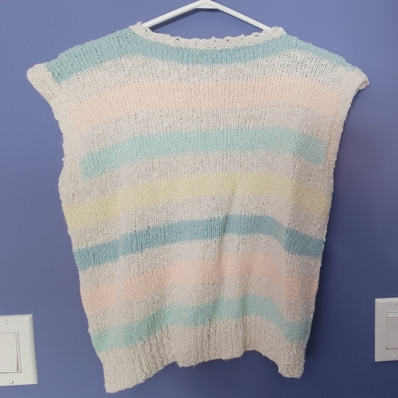 Pastel Sweatervest - Picture 2 of 2